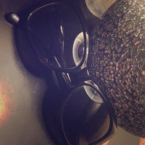 This are high-quality Sunglasses for a hot day